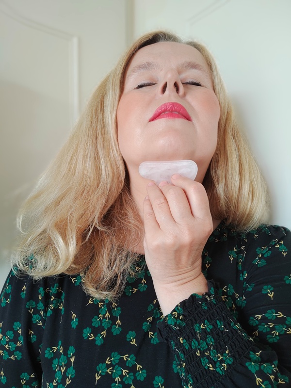 Guasha Firming Neck Area